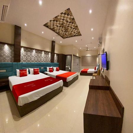 Hotel Blossom Inn Amritsar Buitenkant foto