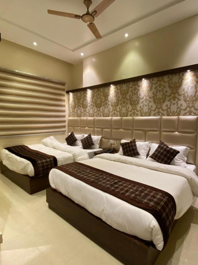 Hotel Blossom Inn Amritsar Buitenkant foto