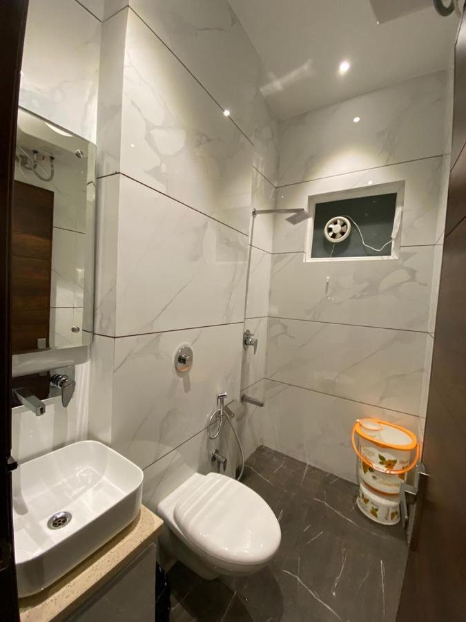 Hotel Blossom Inn Amritsar Buitenkant foto