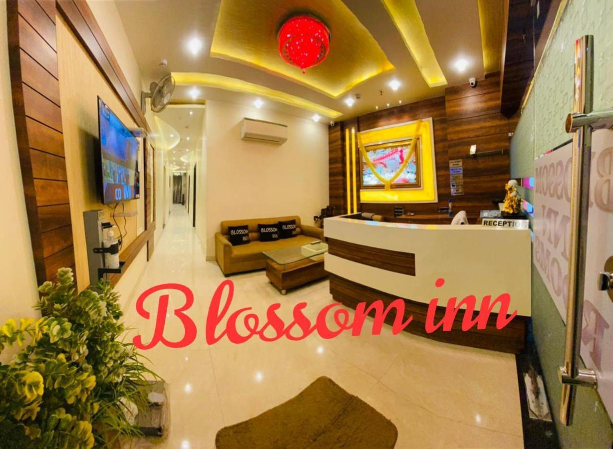Hotel Blossom Inn Amritsar Buitenkant foto