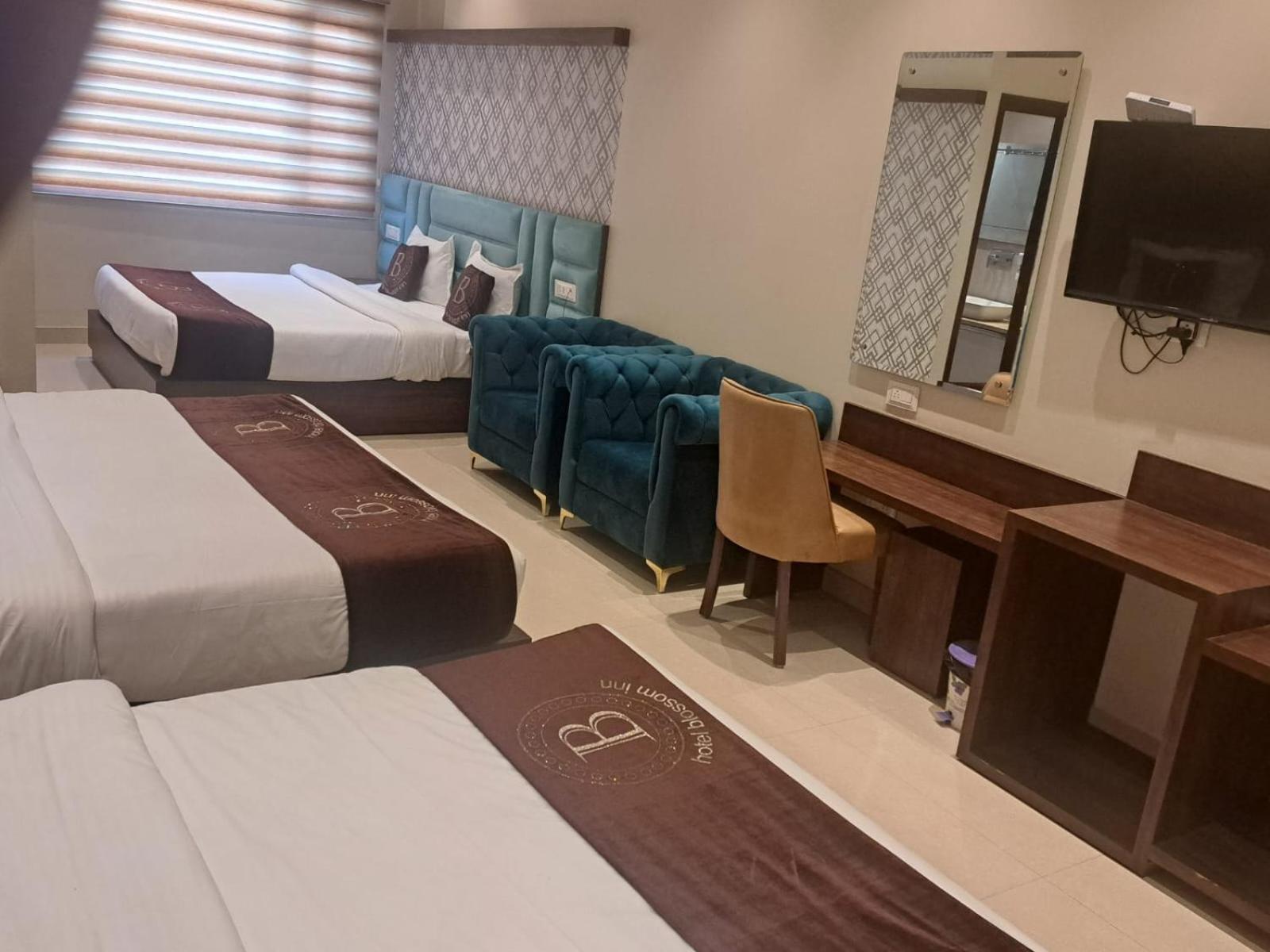 Hotel Blossom Inn Amritsar Buitenkant foto