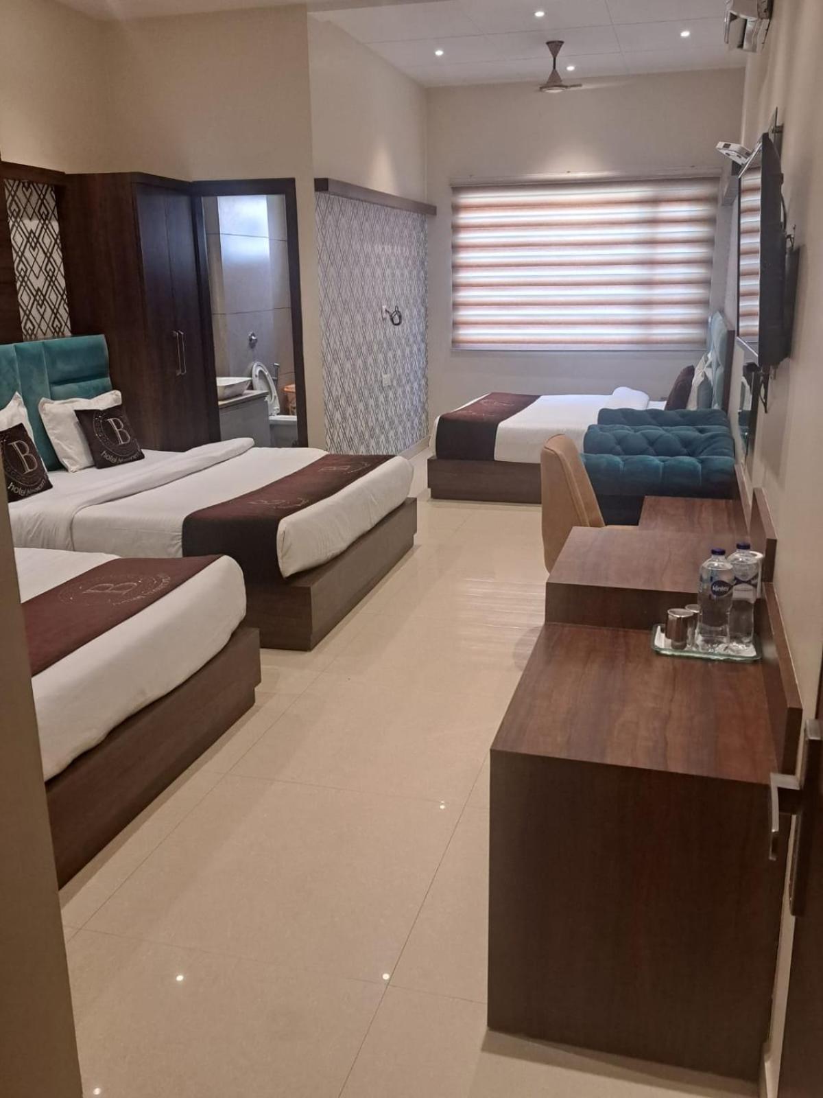 Hotel Blossom Inn Amritsar Buitenkant foto